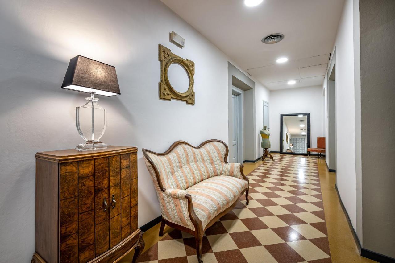 Yid Five Luxury Suites Apt With Secret Garden Appartement *
