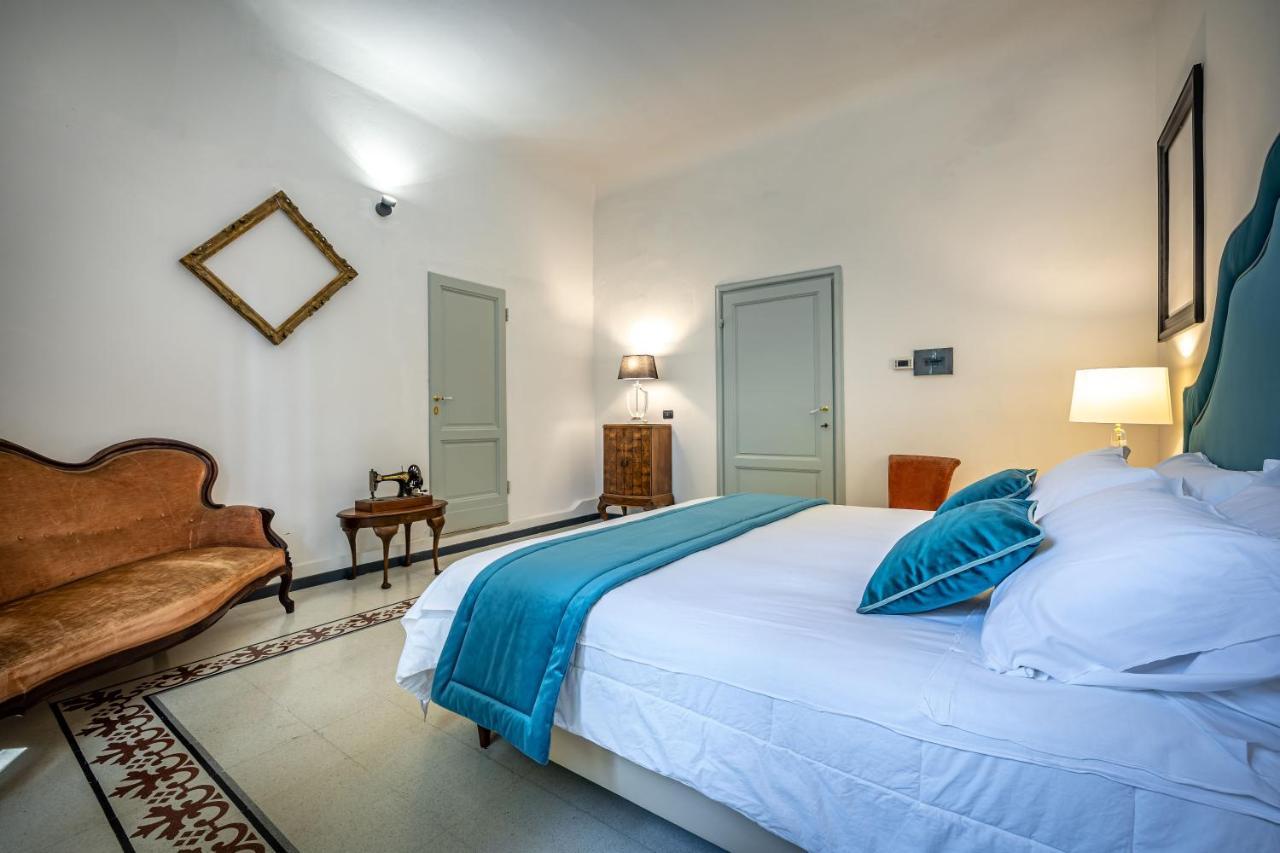 Apartment Yid Five Luxury Suites Apt With Secret Garden
