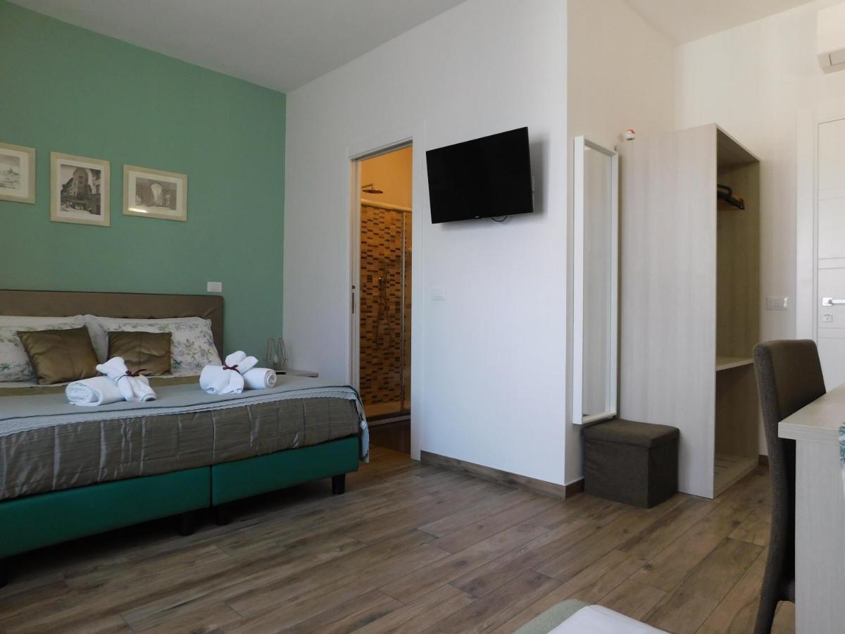 Porta Croce Guest house *