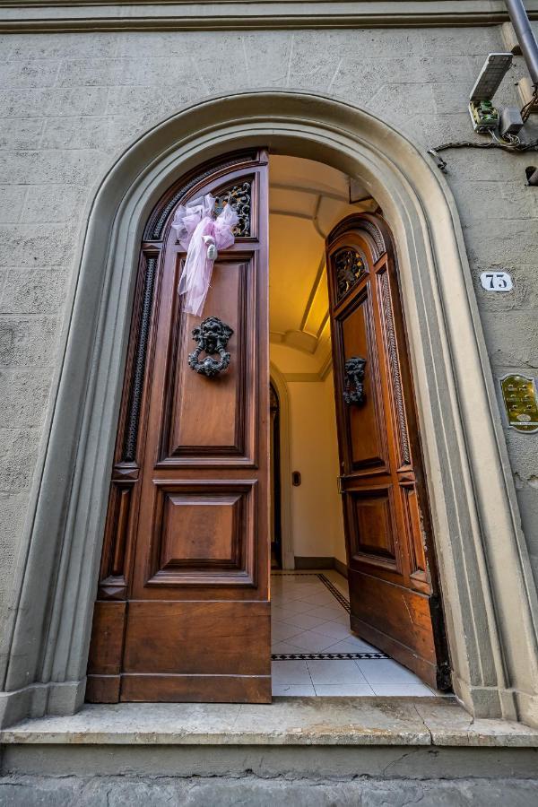 Yid Five Luxury Suites Apt With Secret Garden Appartement Florence