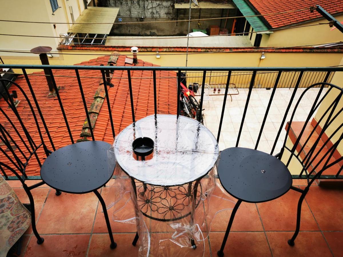 Apartment Eyes Florence