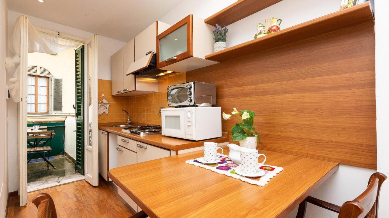 Apartment Piazza Della Signoria-rental In Rome *