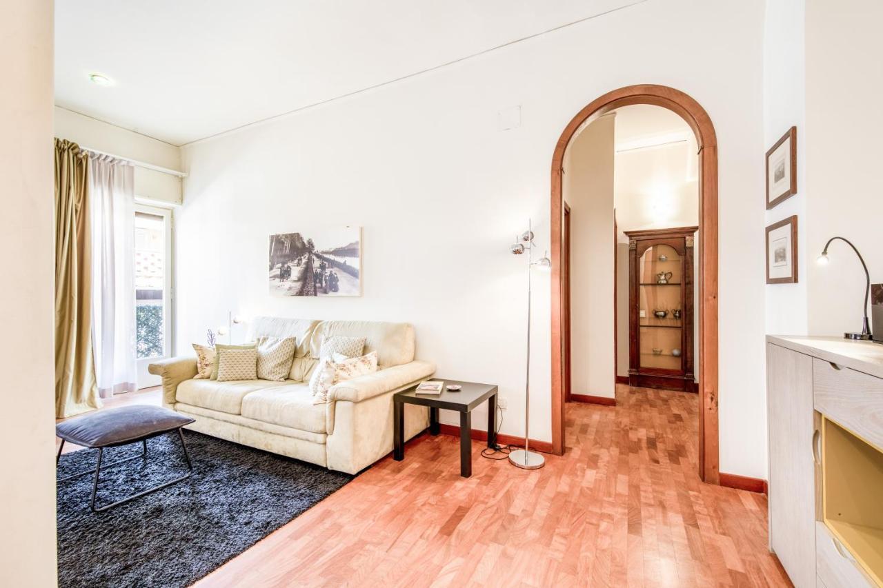 Guesthost - Elegant Ponte Vecchio Apartment