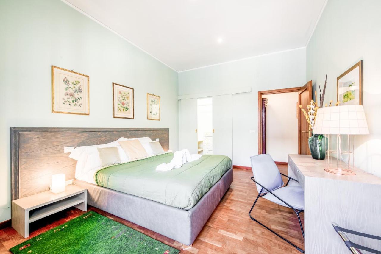 Guesthost - Elegant Ponte Vecchio Apartment