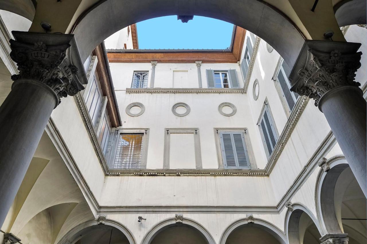 Maggio Frescoes By Vacavilla Florence