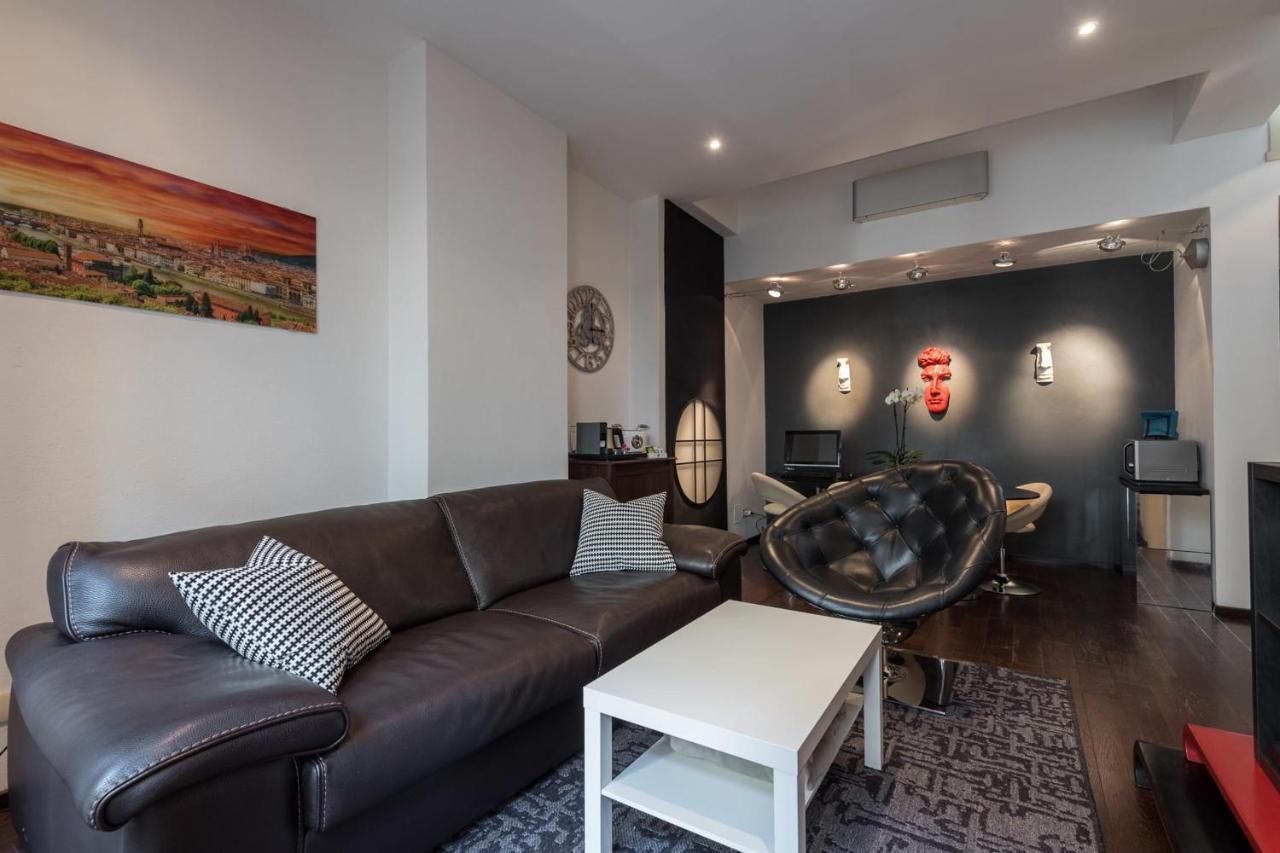 Art Gallery In Apartment *