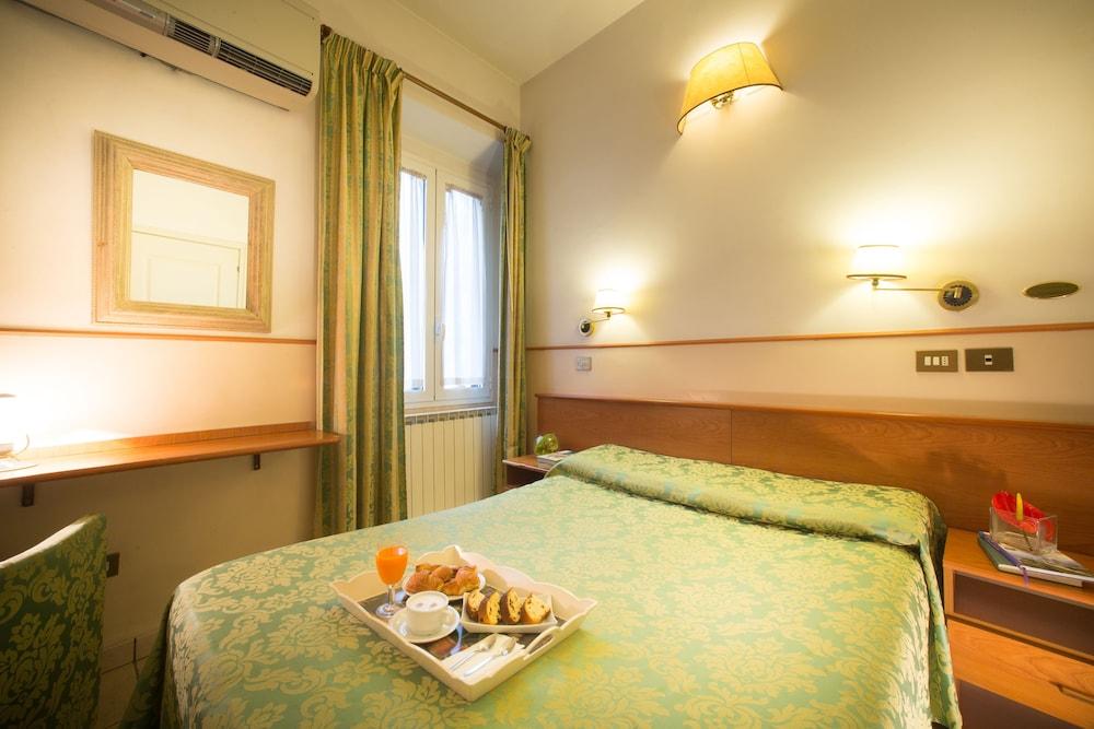 Montreal Hotel