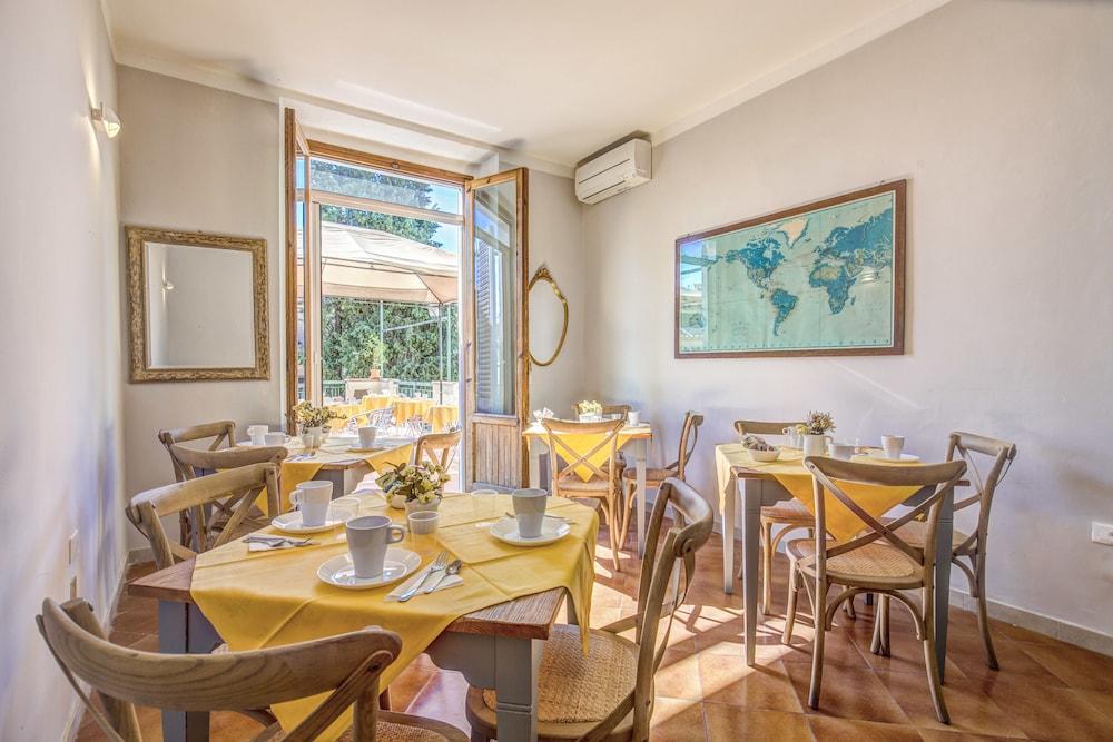 Hotel Anna's