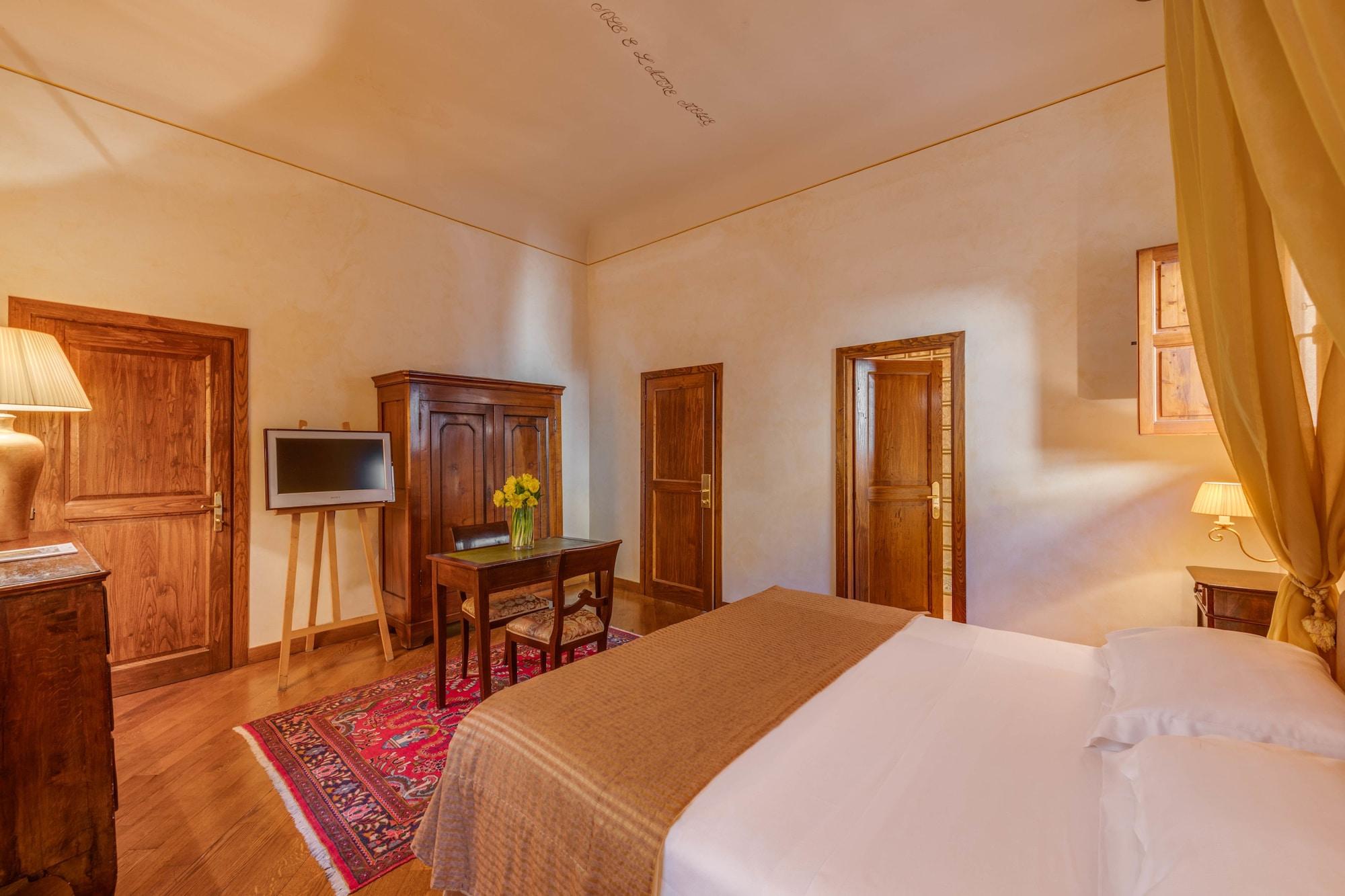 Bed & Breakfast Residenza D'epoca In Piazza Della Signoria 2*