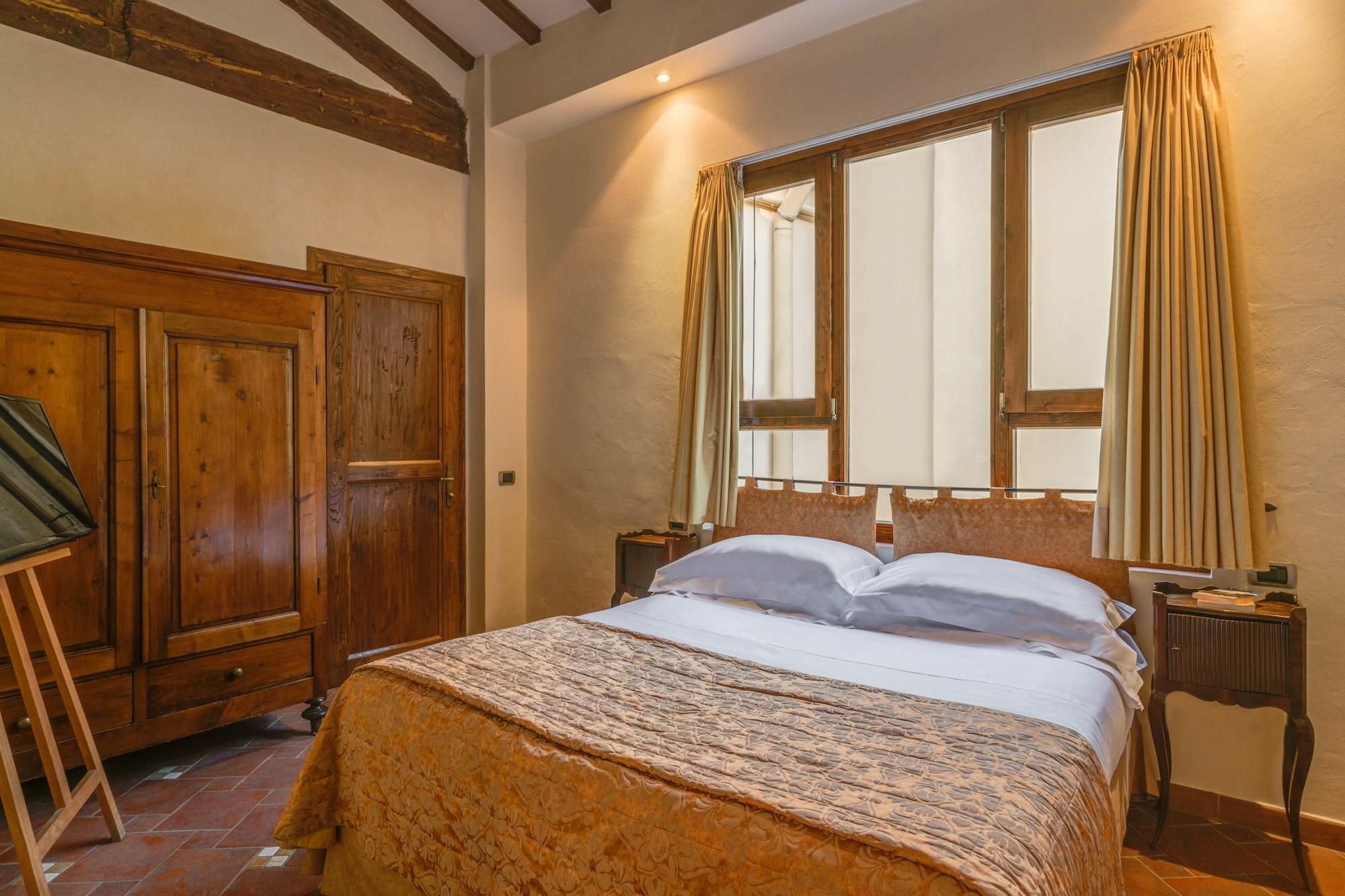 Residenza D'epoca In Piazza Della Signoria Bed & Breakfast 2*