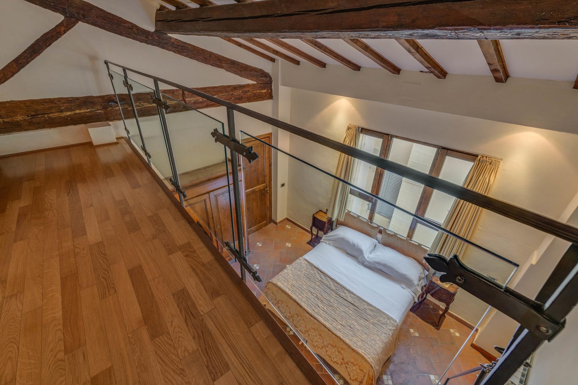 Bed & Breakfast Residenza D'epoca In Piazza Della Signoria 2*