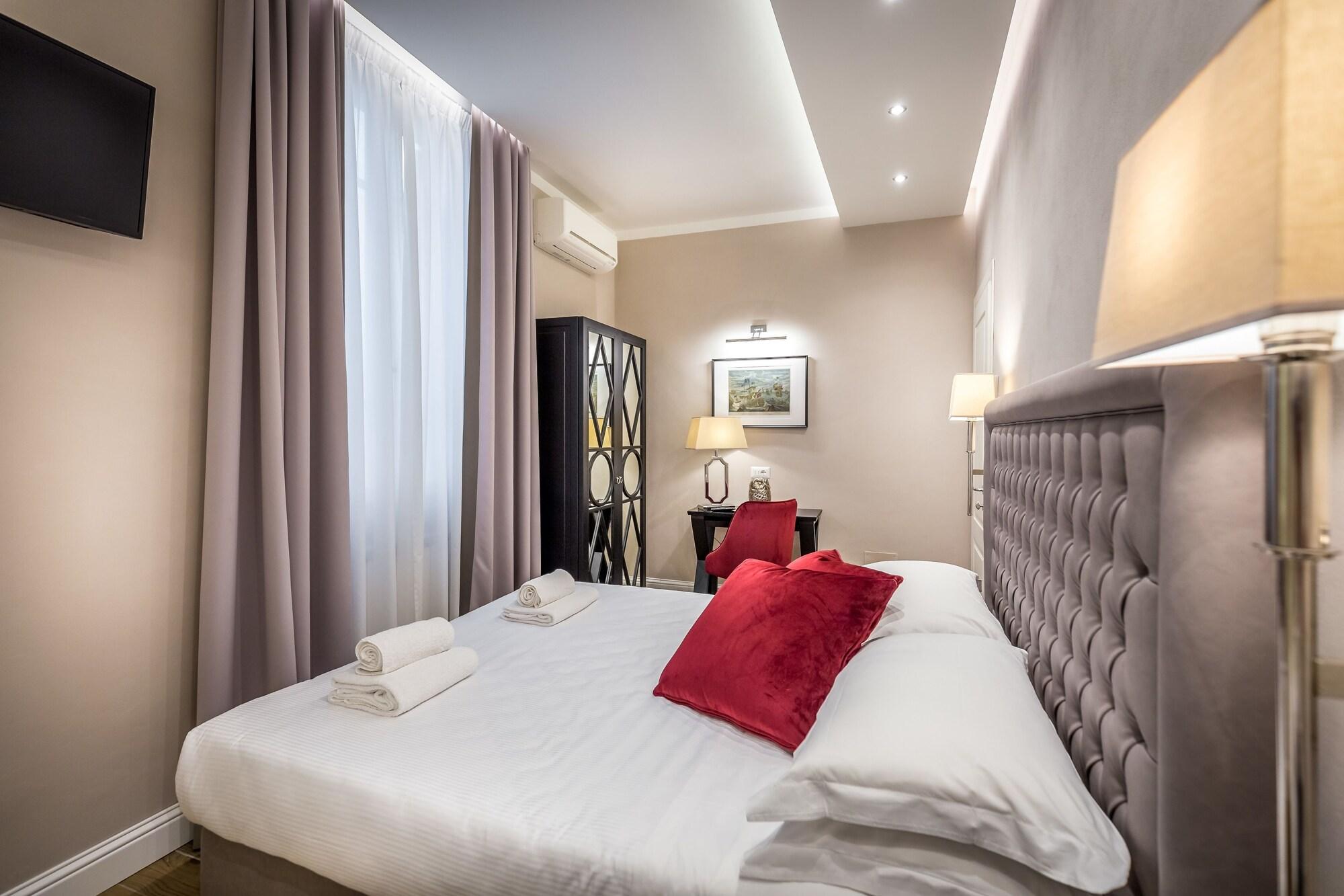 Emma Small Luxury 2* Florence