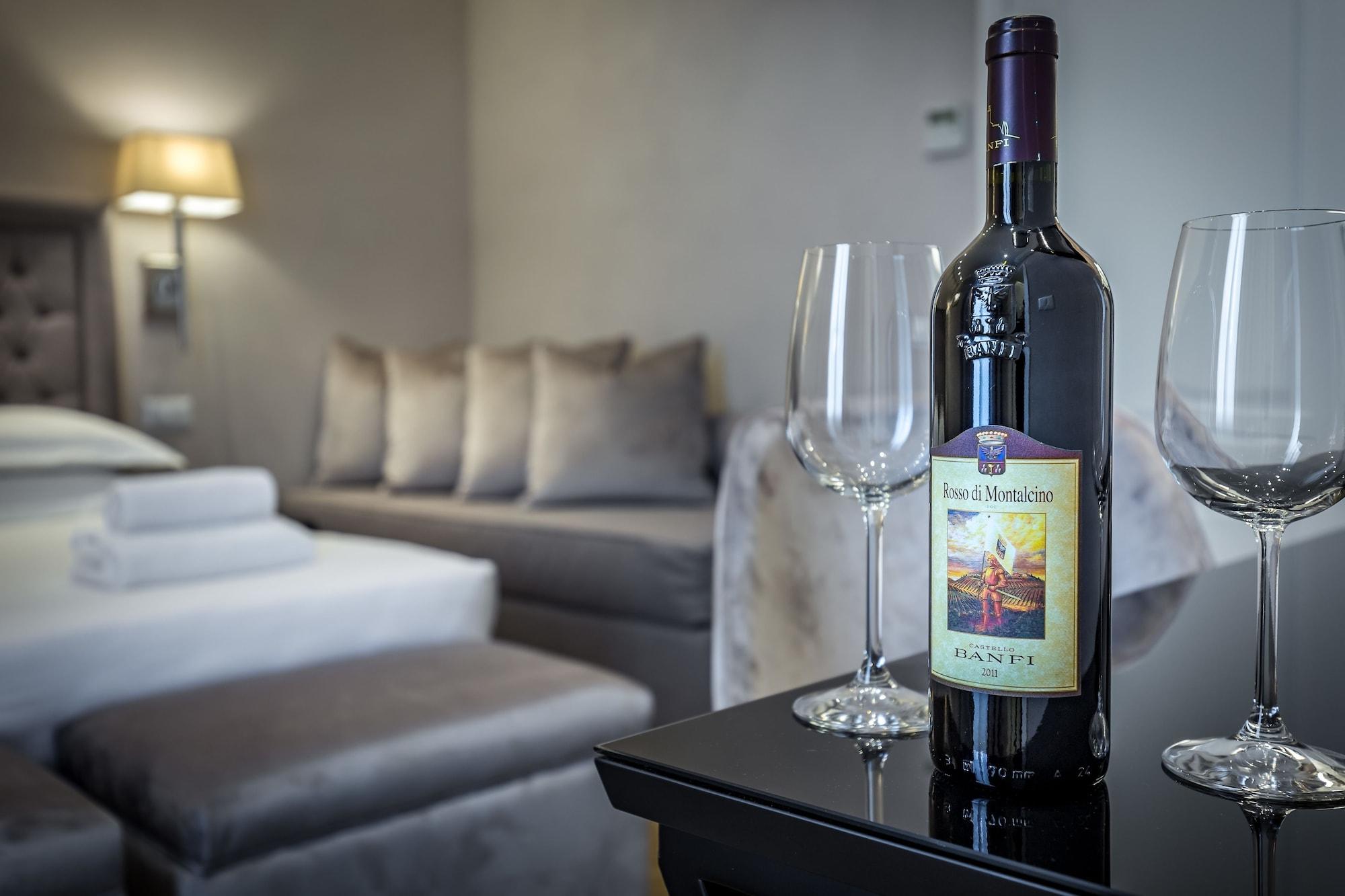 Emma Small Luxury Hotel 2*