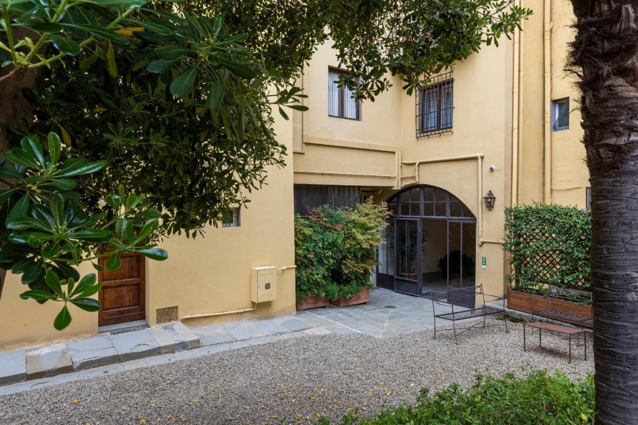 Aparmtents - Dragomanni Loft With Patio Florenz