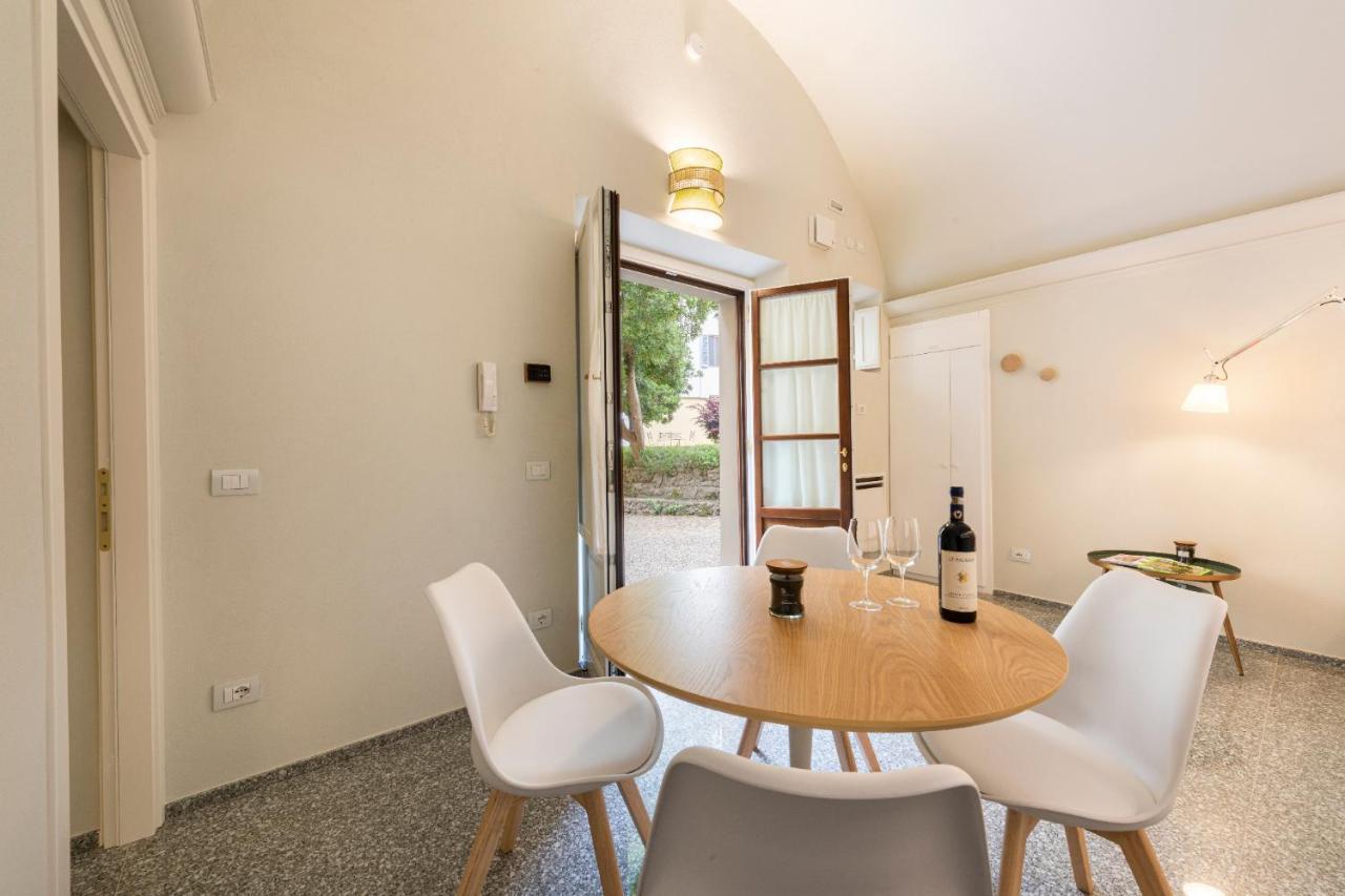 Aparmtents - Dragomanni Loft With Patio Apartment Florenz