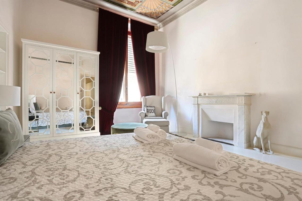 Luxury With Amazing Terrace In Florence-hosted By Sweetstay * Florence