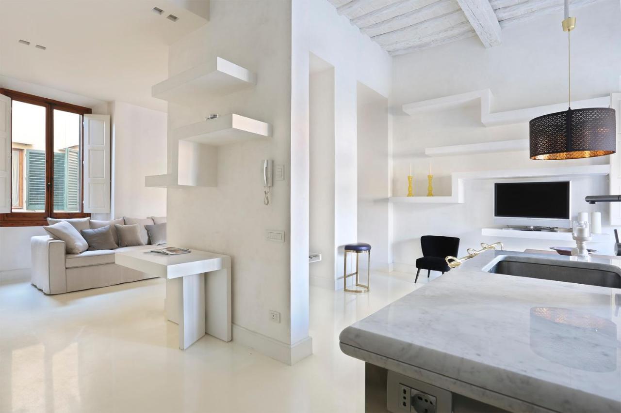 Luxury With Amazing Terrace In Florence-hosted By Sweetstay *