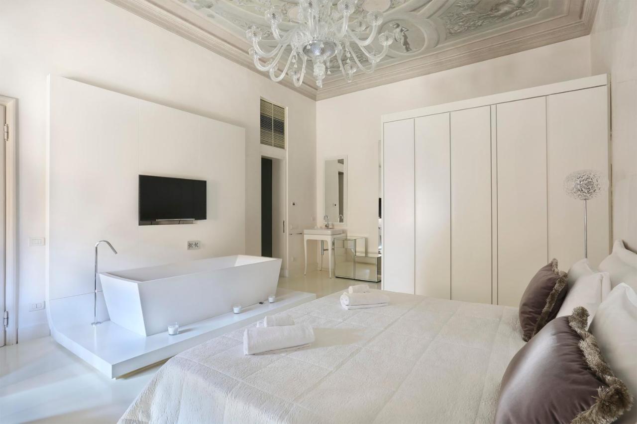 Luxury With Amazing Terrace In Florence-hosted By Sweetstay * Florence