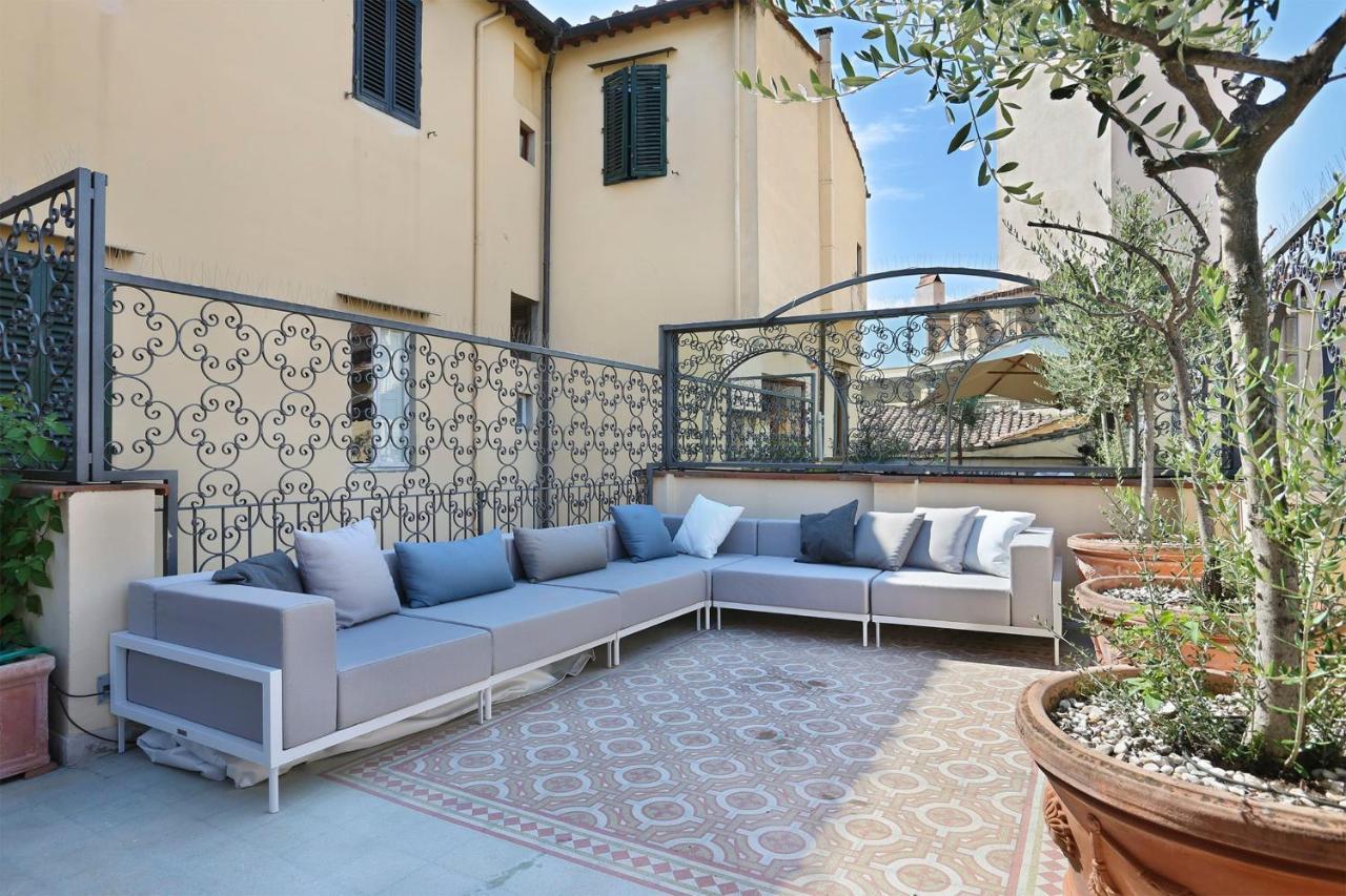 Luxury With Amazing Terrace In Florence-hosted By Sweetstay *