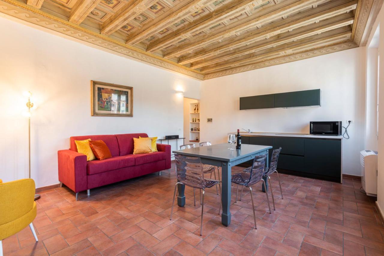 Santa Croce Palace By Mmega Apartment
