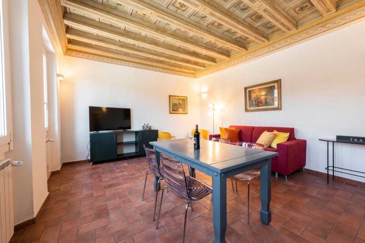 Apartment Santa Croce Palace By Mmega Florence