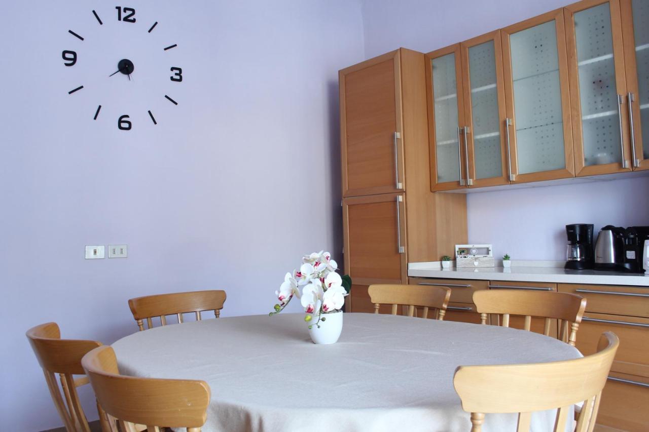 Vakantiehuis L' Oasi Del Cervo - Casa Con Giardino E Posto Auto, Uscita Autostrada A11 Florence