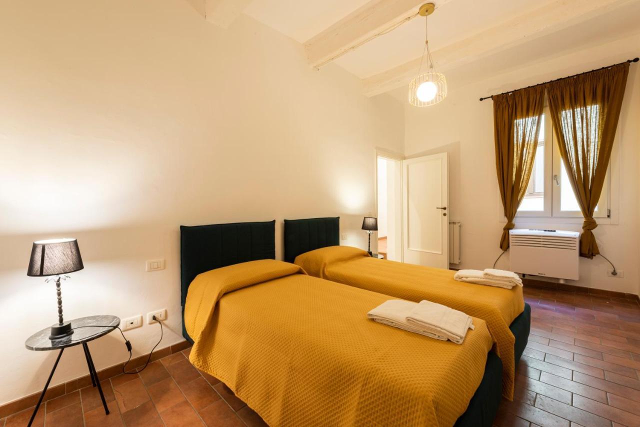 Santa Croce Palace By Mmega Apartment