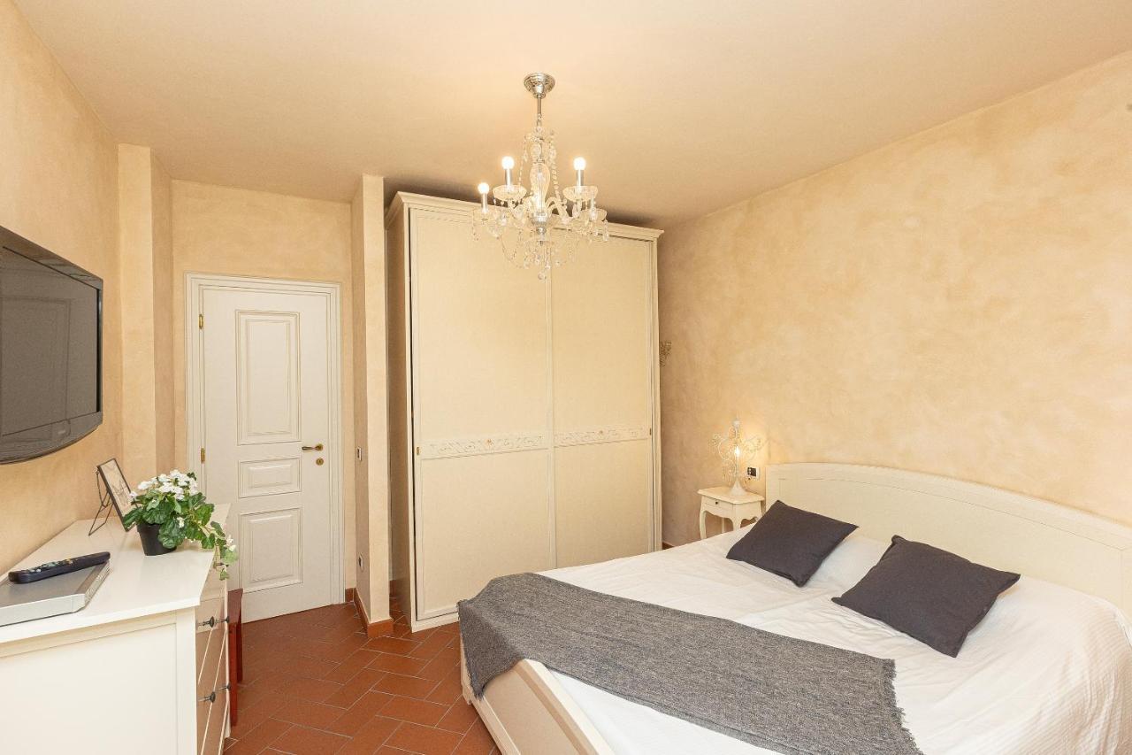 Ghibellina Palace * Florence