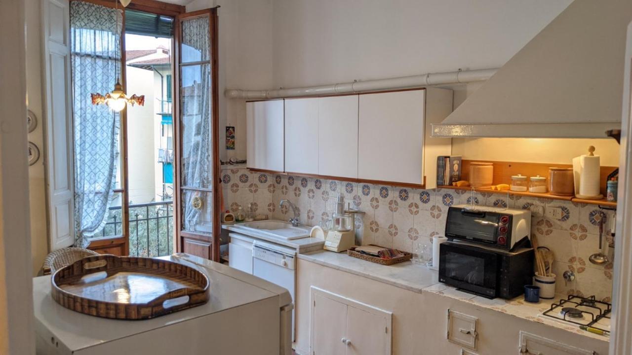 Guest house Double Bedroom In Beautiful 30's Style *