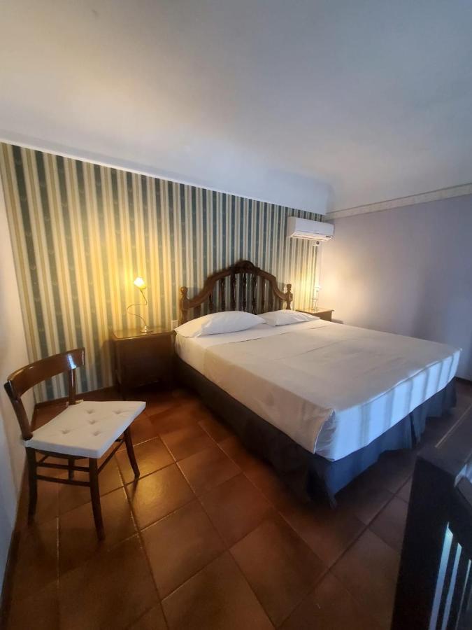 Fedora Hotel 2*