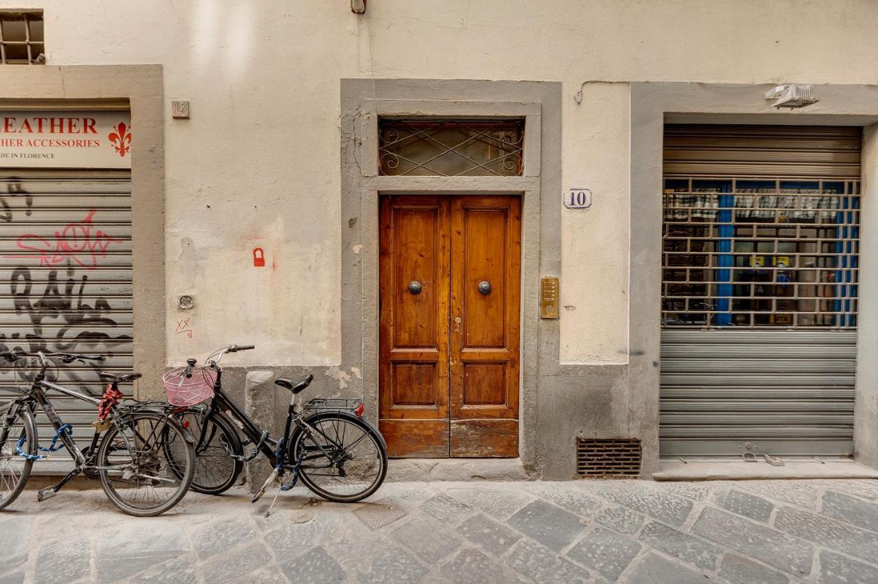 Lezioso, In Apartment