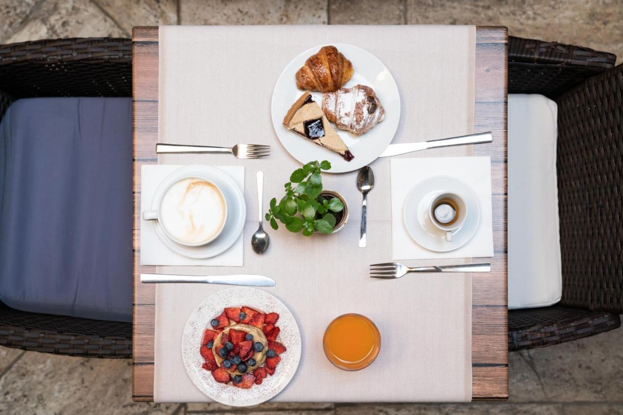 Residenza Conte Di Cavour & Rooftop Guest house Florence