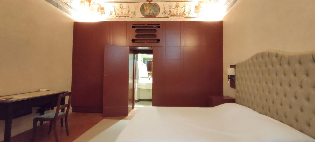 Luxury Frescoed In The Center * Florence