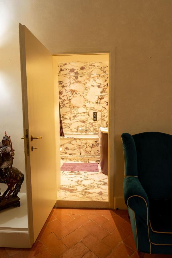Apartment Luxury Frescoed In The Center *