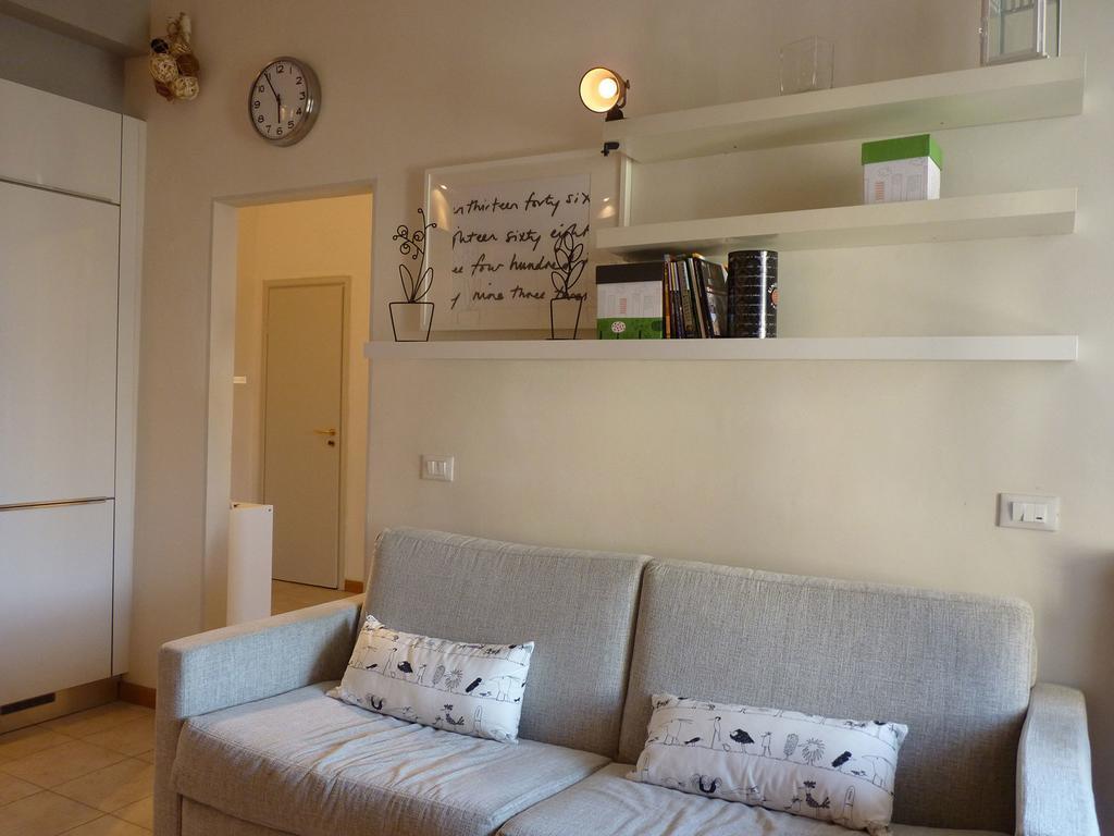 Apartment Black&white *