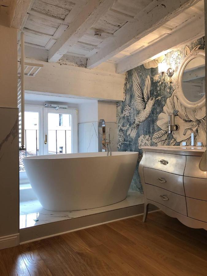 Peruzzi Royal Apartment