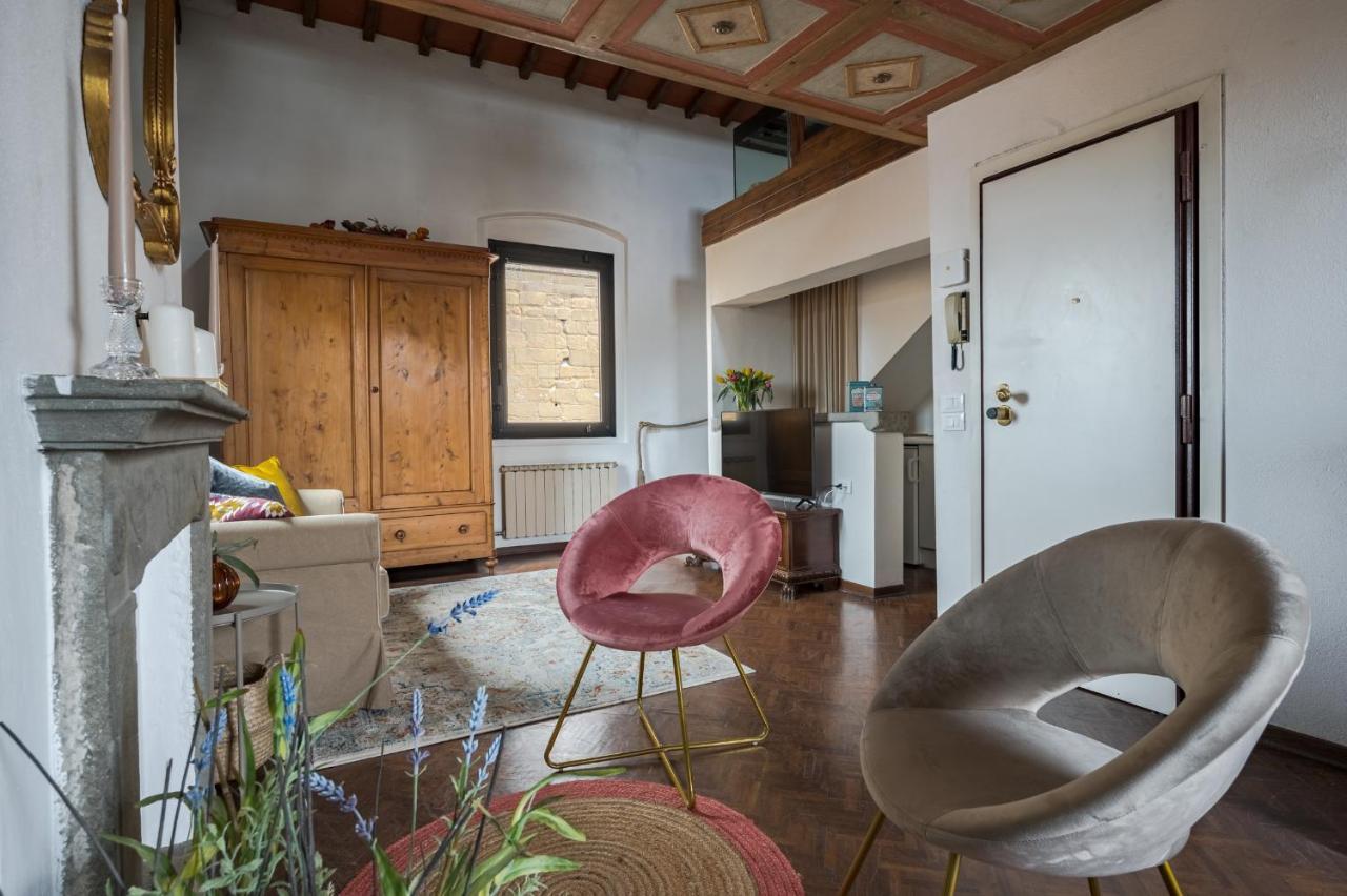 Via Lamberti, 3 - Charming - Charming And Historic 5th-floor Attic With Elevator In A Building At The Heart Of Vibrant Florence, Just A 2-minute Walk From Attractions Apartment