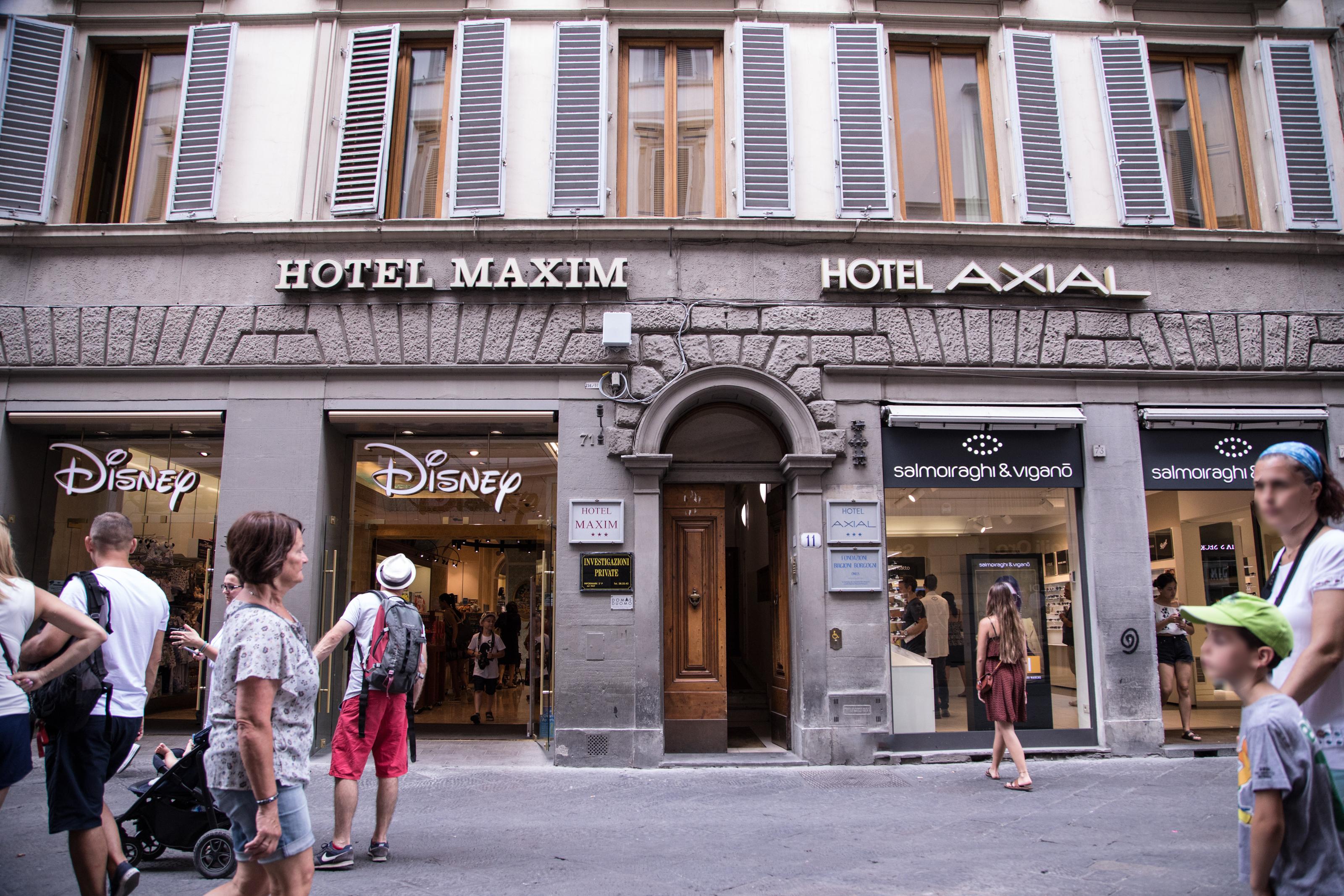 Maxim Axial Hotel 3*