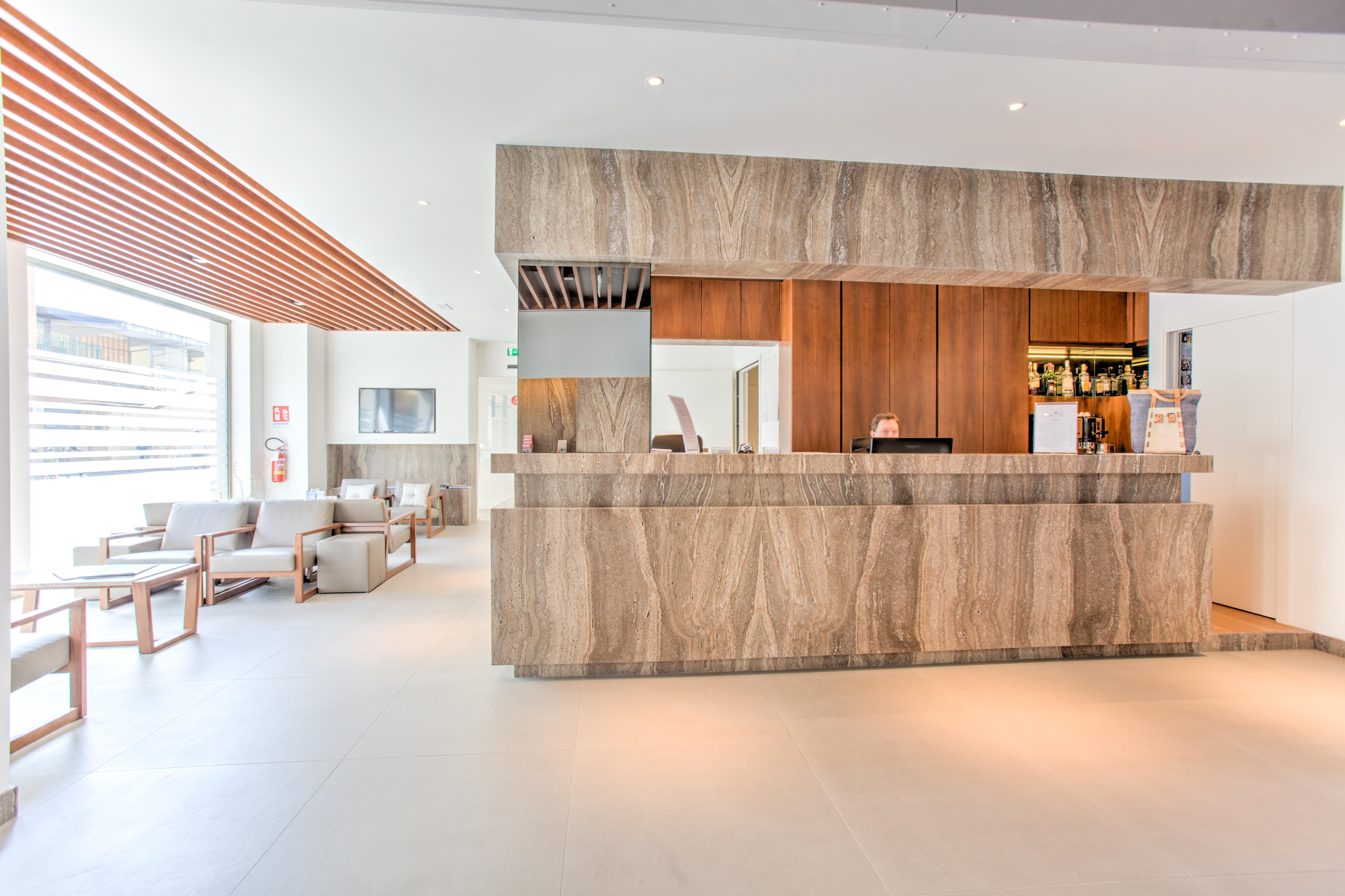 Mh & Hotel 4*