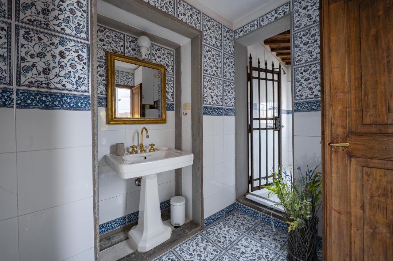 Via Lamberti, 3 - Charming - Charming And Historic 5th-floor Attic With Elevator In A Building At The Heart Of Vibrant Florence, Just A 2-minute Walk From Attractions Apartment