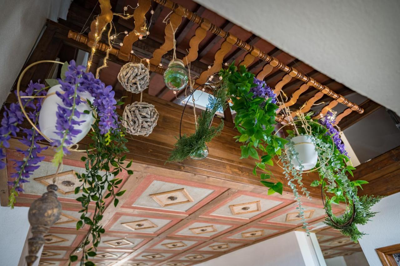 Apartment Via Lamberti, 3 - Charming - Charming And Historic 5th-floor Attic With Elevator In A Building At The Heart Of Vibrant Florence, Just A 2-minute Walk From Attractions