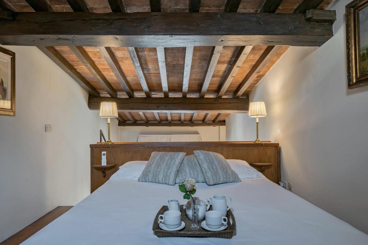 Tiziano Big Penthouse In The Oltrarno Apartment Florence