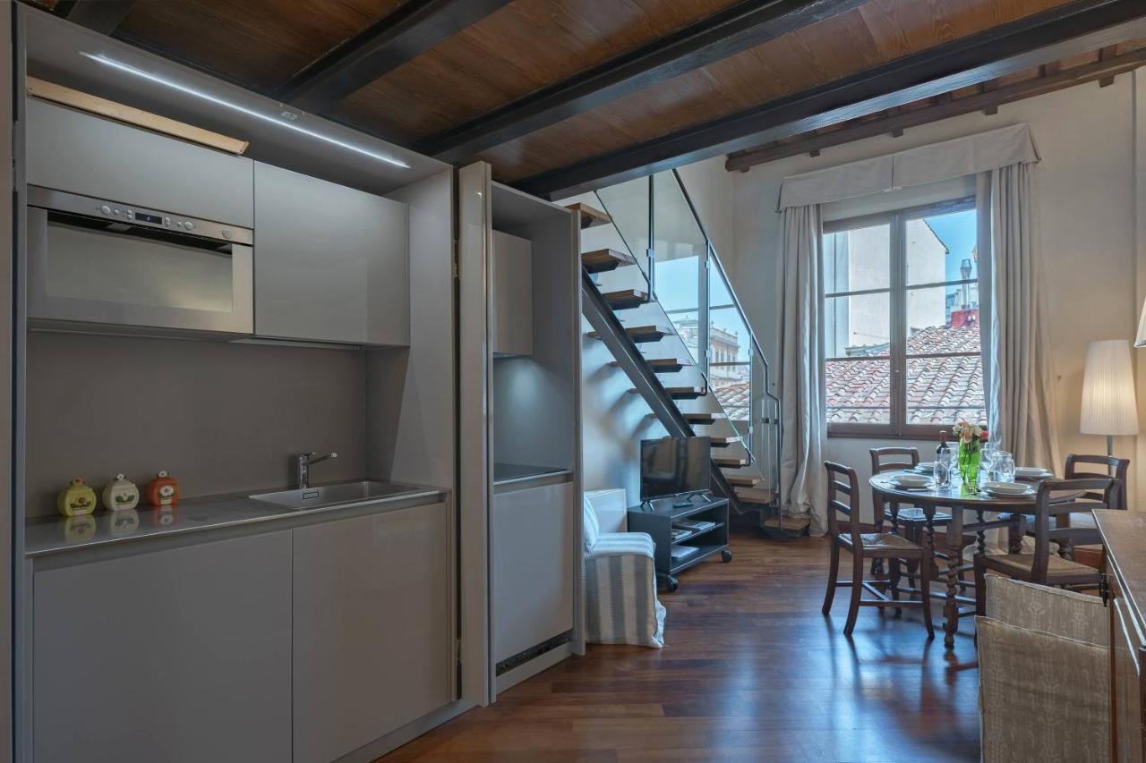 Tiziano Big Penthouse In The Oltrarno Apartment