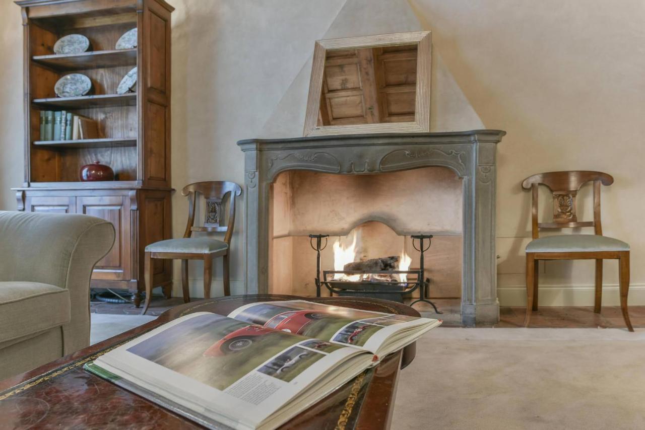 Pontormo With Fireplace In Oltrarno