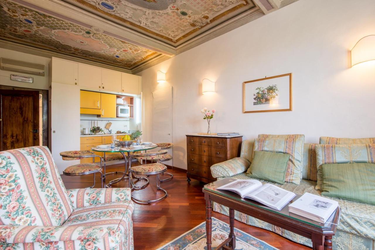 Botticelli-a Flat With A View, On Santo Spirito - Homeunity