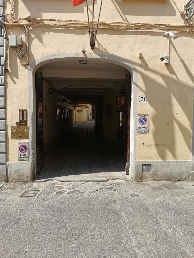 La Piccola Contessa * Florenz