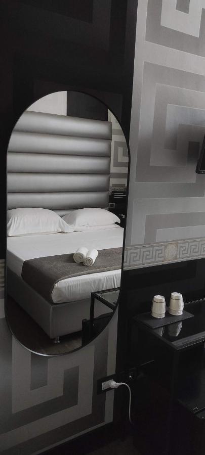 Hotel The One
