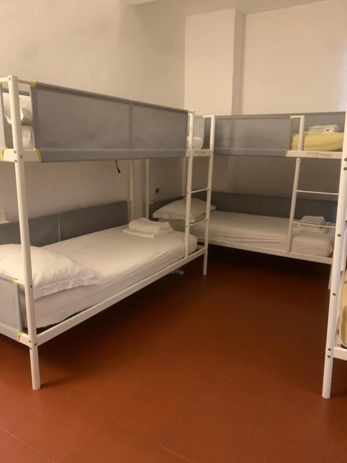 Hostel Short Stop *