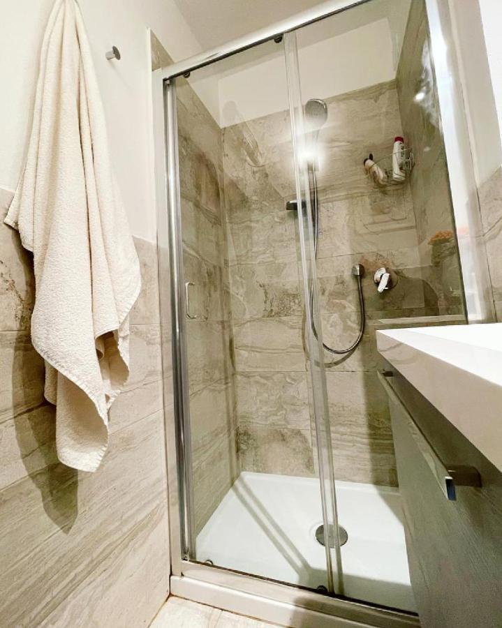 Leonardo Suites Apartment *