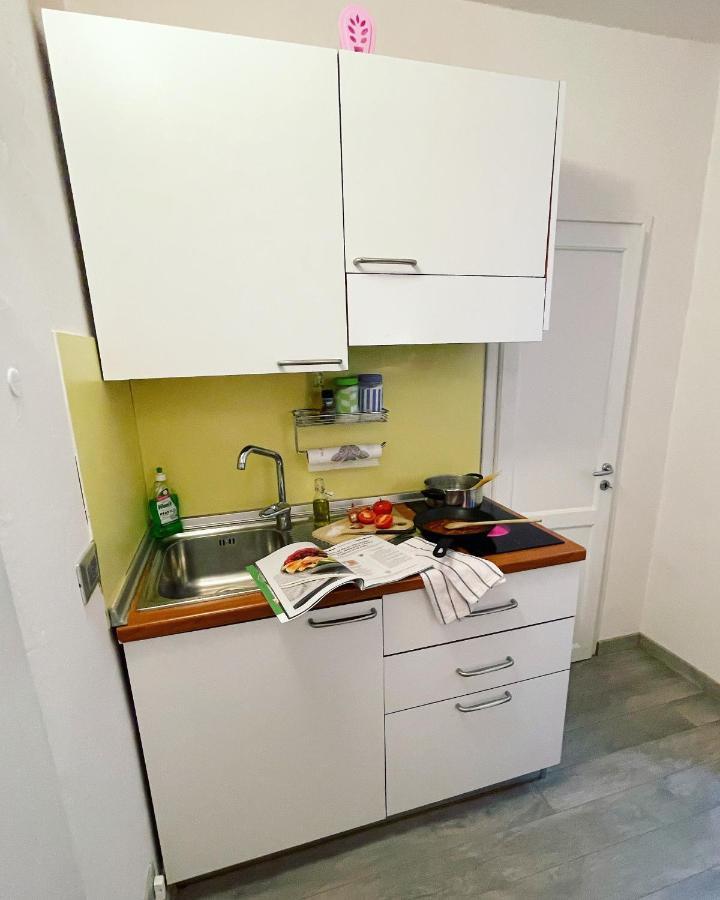 Leonardo Suites *